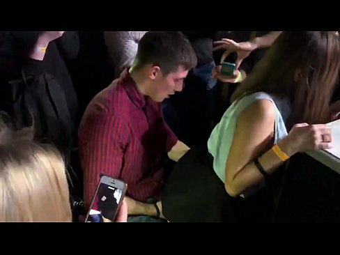 ❤️ Sèks reyèl nan yon nayklib Ris. Ti fi Ris 18-zan nan anus la ak vajen foutu nan yon nayklib Videyo pònografi nan nou % ht.mypornpics.ru% ❌️❤